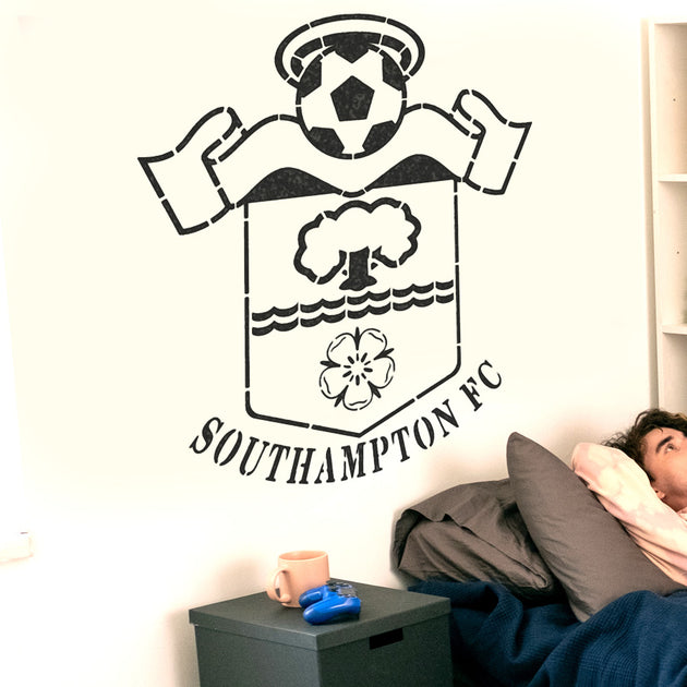 Southampton FC Football Crest Stencil - Wall Art Painting – IdealStencils